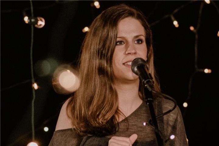 Sängerin Stefanie Looks.