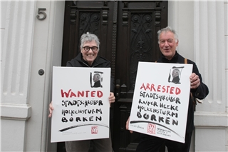 Stadtschreiber gefunden: Rainer Heeke (mit Mechthild Holzschneider). Foto: Lisa Kannenbrock