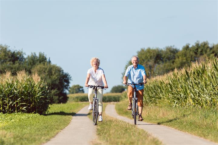Themen sind Prävention und Behandlung bis hin zu Therapie, Rehabilitation und Betreuung.©Kzenon_AdobeStock