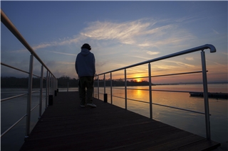 TrauerHalt e.V. bietet ein umfangreiches Angebot für Trauernde. Foto: Freepik