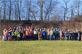 Viele Hände für ein sauberes Borken. Foto: Stefan Locker