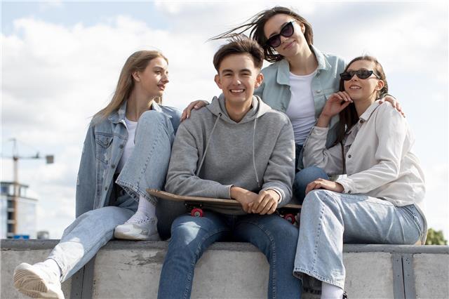 Vom 24. bis 28. März verschiedene spannende Angebote rund um die betriebliche Ausbildung wahrnehmen. Foto: Freepik