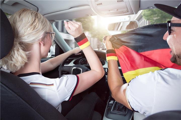 Während der WM sollten Autofahrer einige Regeln beachten. Foto: Getty Images/iStockphoto/photoschmidt